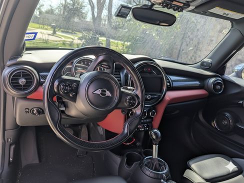 Used 2015 MINI Cooper S image 4