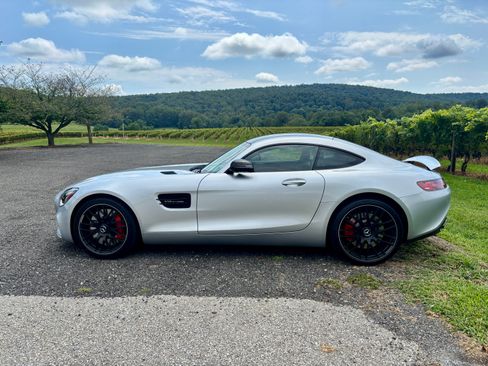 Used 2016 Mercedes-Benz AMG GT S image 1