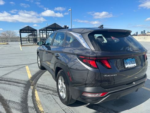 Used 2022 Hyundai Tucson SE image 6