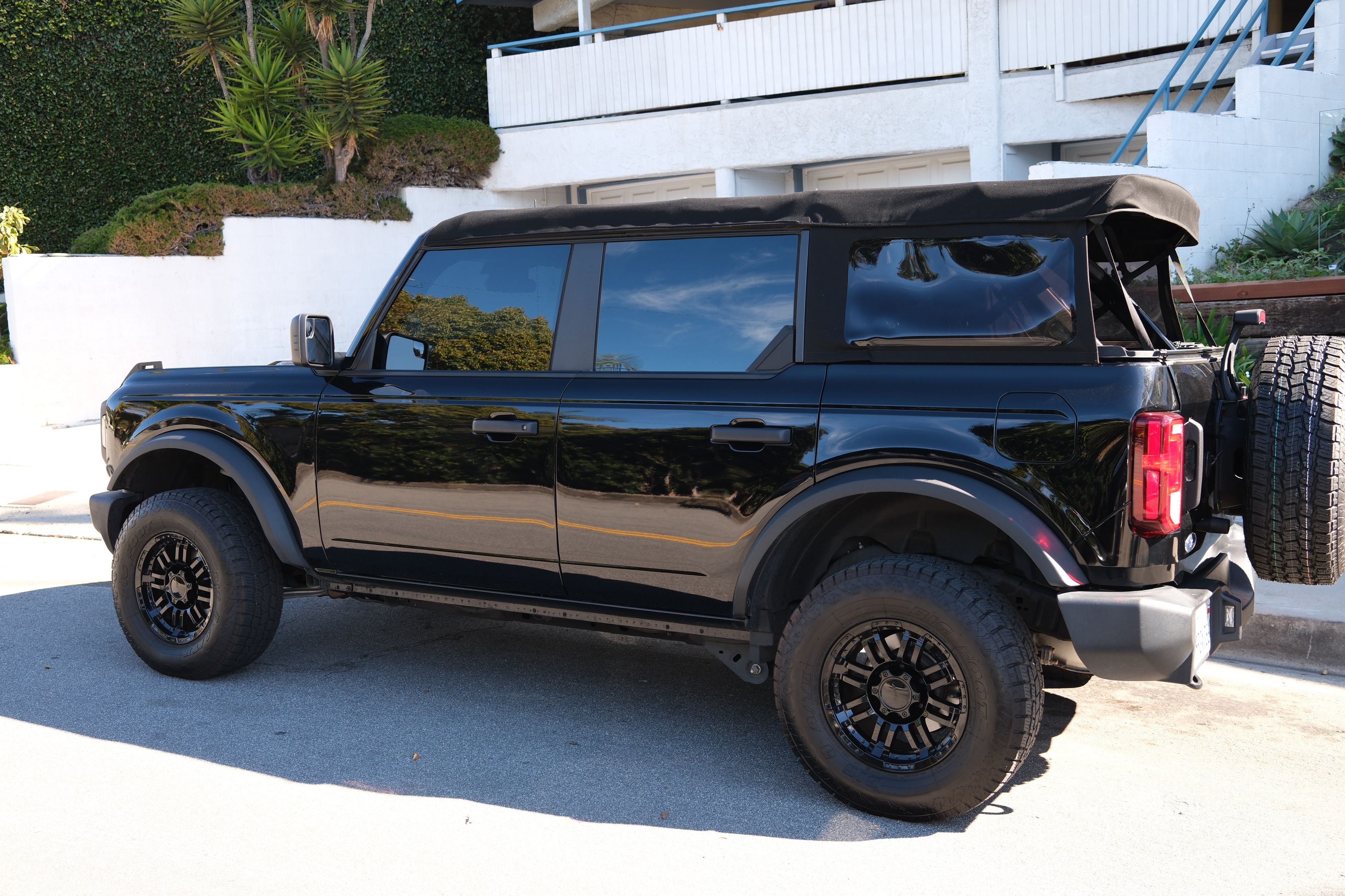 Used 2022 Ford Bronco 4-Door AWD/4WD image 5