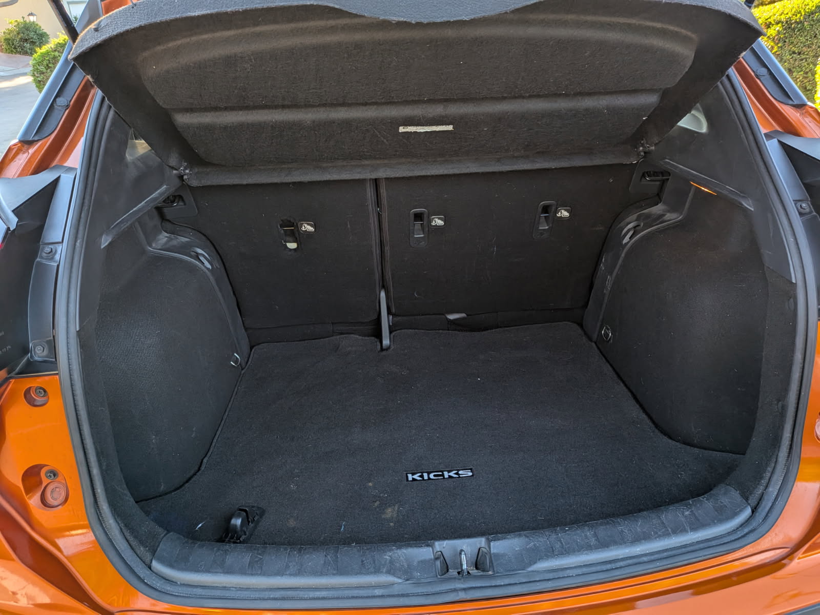 Used 2021 Nissan Kicks SR w/ SR Premium Package FWD image 5