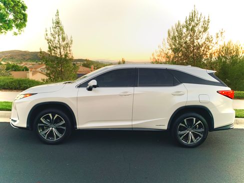 Used 2022 Lexus RX 450hL AWD w/ Premium Package image 4