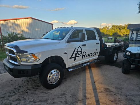 Used 2017 RAM 3500 Tradesman w/ Chrome Appearance Group image 4