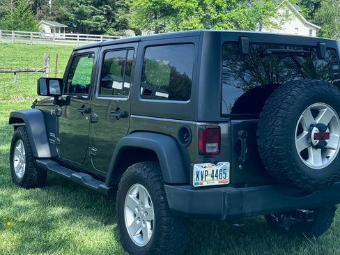 Used 2018 Jeep Wrangler Unlimited Sport S AWD/4WD image 4