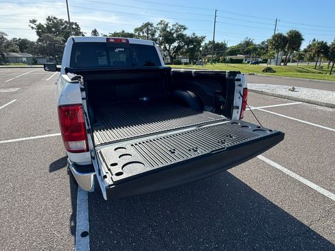 Used 2016 RAM 1500 Big Horn RWD image 12