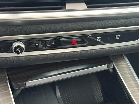 Used 2025 BMW X5 xDrive40i w/ Parking Assistance Package image 19