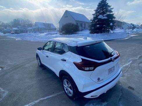 Used 2021 Nissan Kicks S w/ Interior Electronics Package image 16