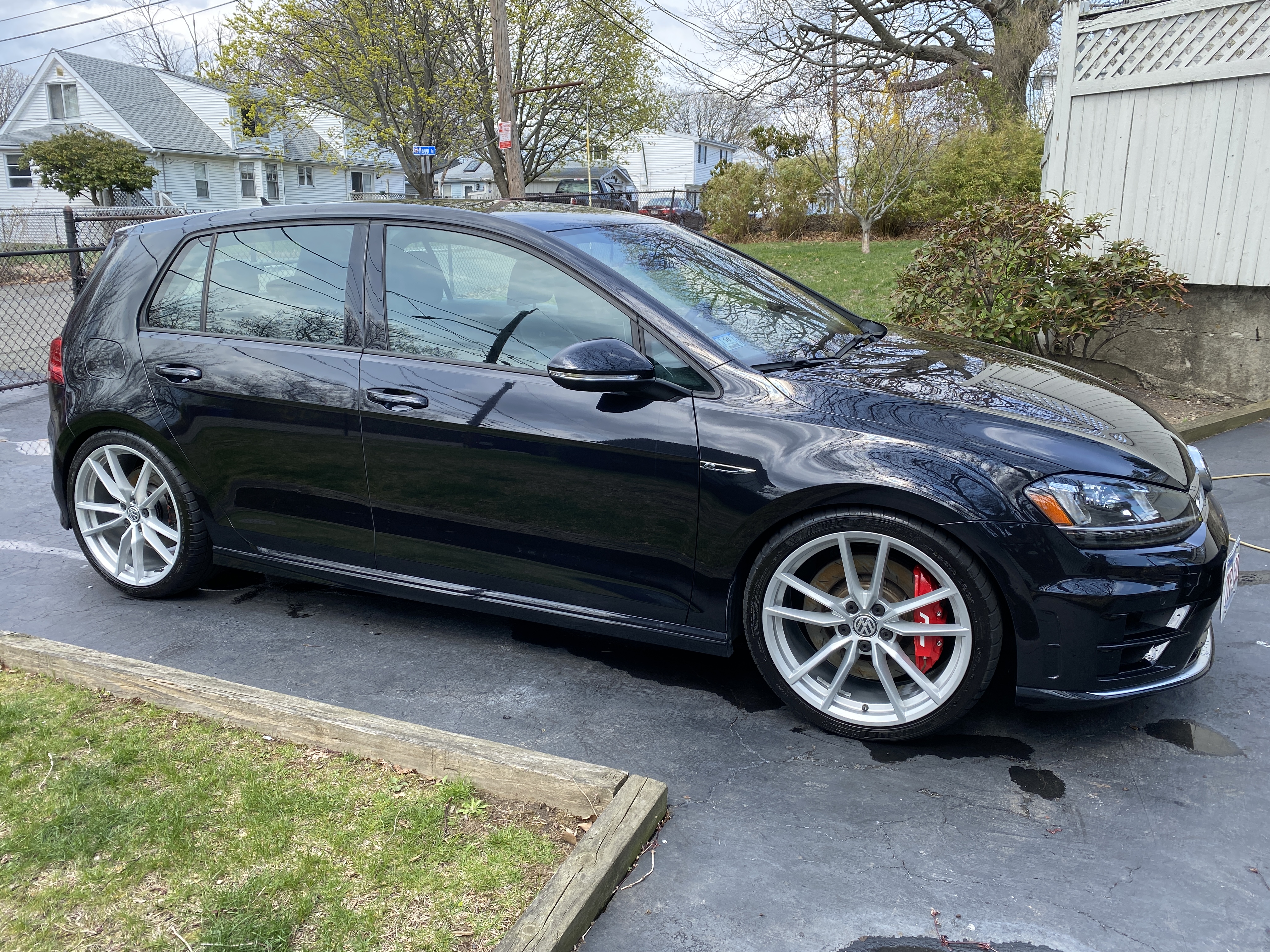 Used 2017 Volkswagen Golf R 4-Door AWD/4WD image 1