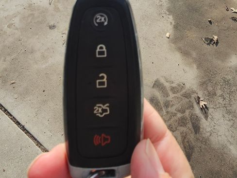 Used 2015 Lincoln Navigator 2WD image 12