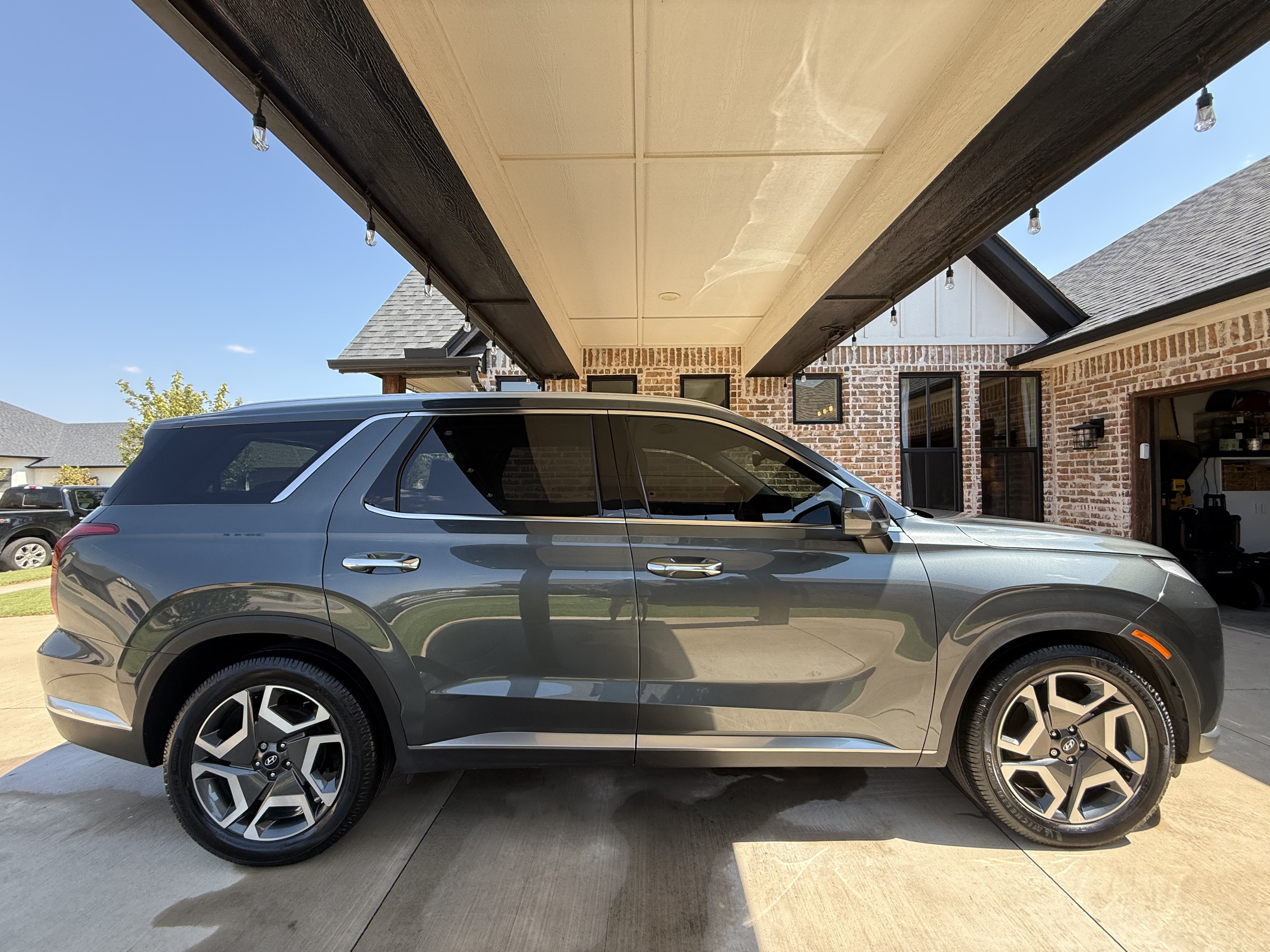 Used 2023 Hyundai Palisade Limited FWD image 6
