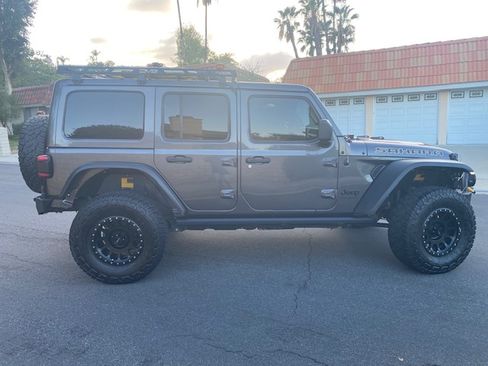 Used 2020 Jeep Wrangler Unlimited Sahara AWD/4WD image 8