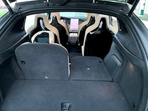 Used 2016 Tesla Model X 90D image 18