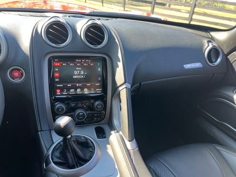 Used 2013 SRT Viper GTS w/ GTS Laguna Interior Pkg image 9