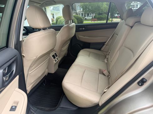 Used 2015 Subaru Outback 2.5i Limited AWD/4WD image 19
