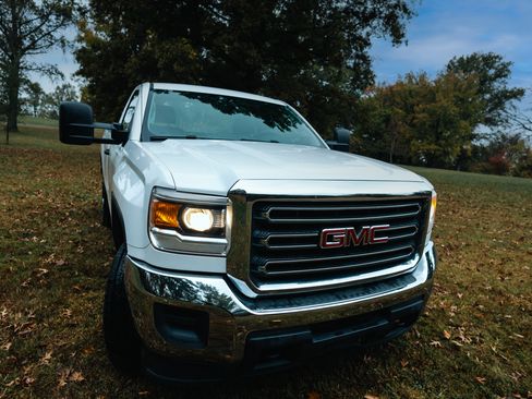 Used 2015 GMC Sierra 2500 2WD Regular Cab image 6