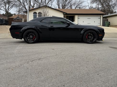 Used 2023 Dodge Challenger SRT Hellcat image 1