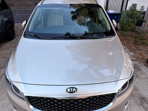 Used 2015 Kia Sedona EX w/ EX Premium Package image 4