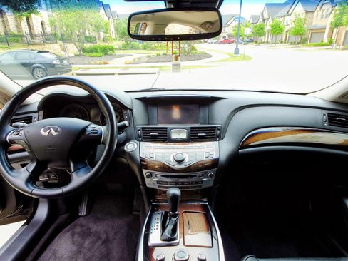 Used 2016 INFINITI Q70 L 3.7 w/ Deluxe Touring Package image 24