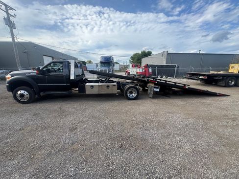 Used 2015 Ford F550 2WD Regular Cab Super Duty image 1