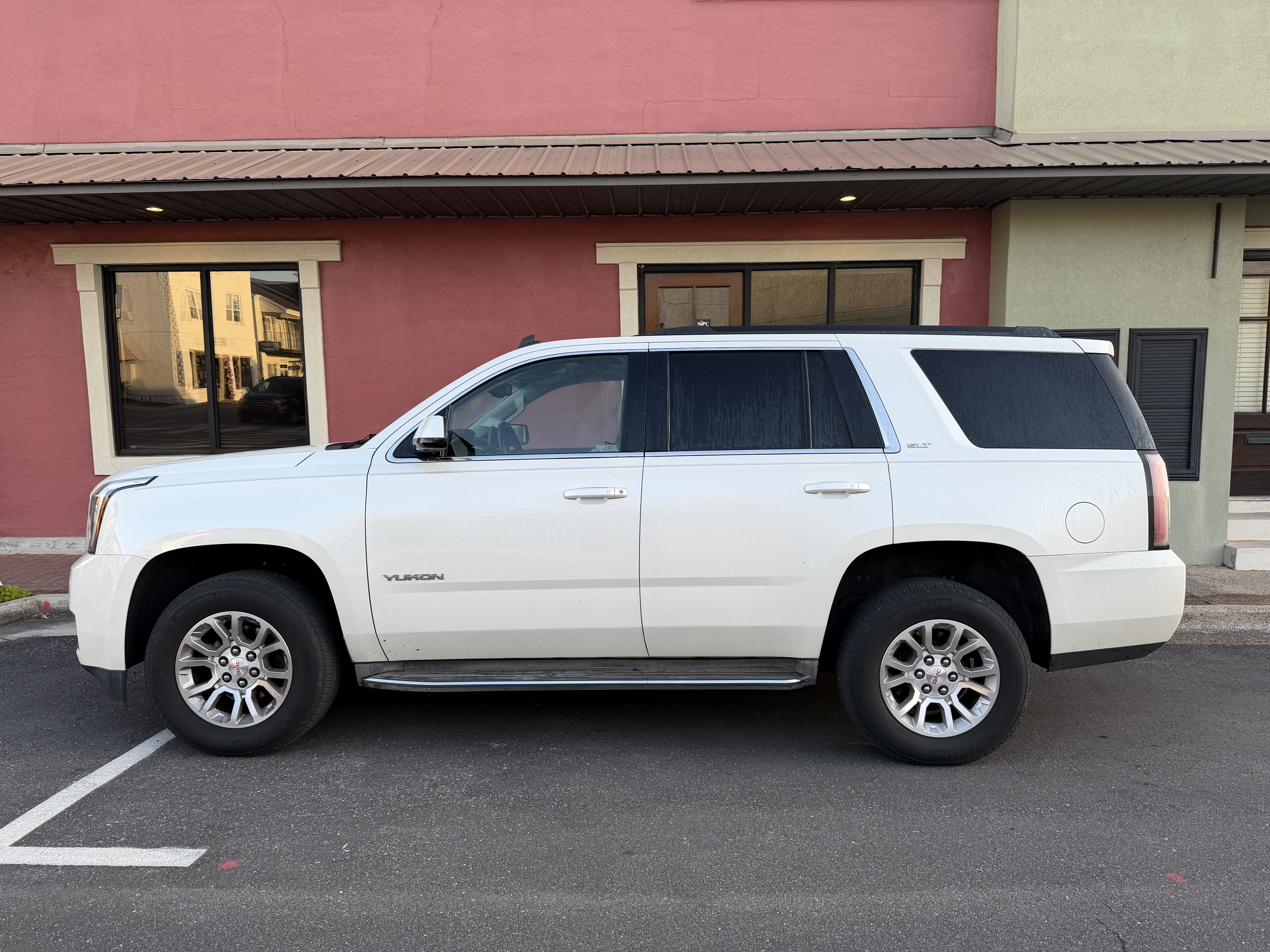 Used 2015 GMC Yukon SLT w/ Open Road Package RWD image 1