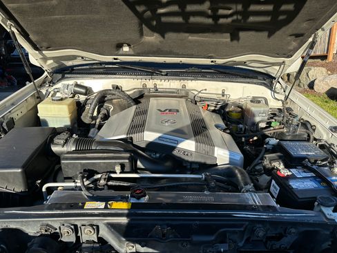 Used 2000 Lexus LX 470 4WD image 19