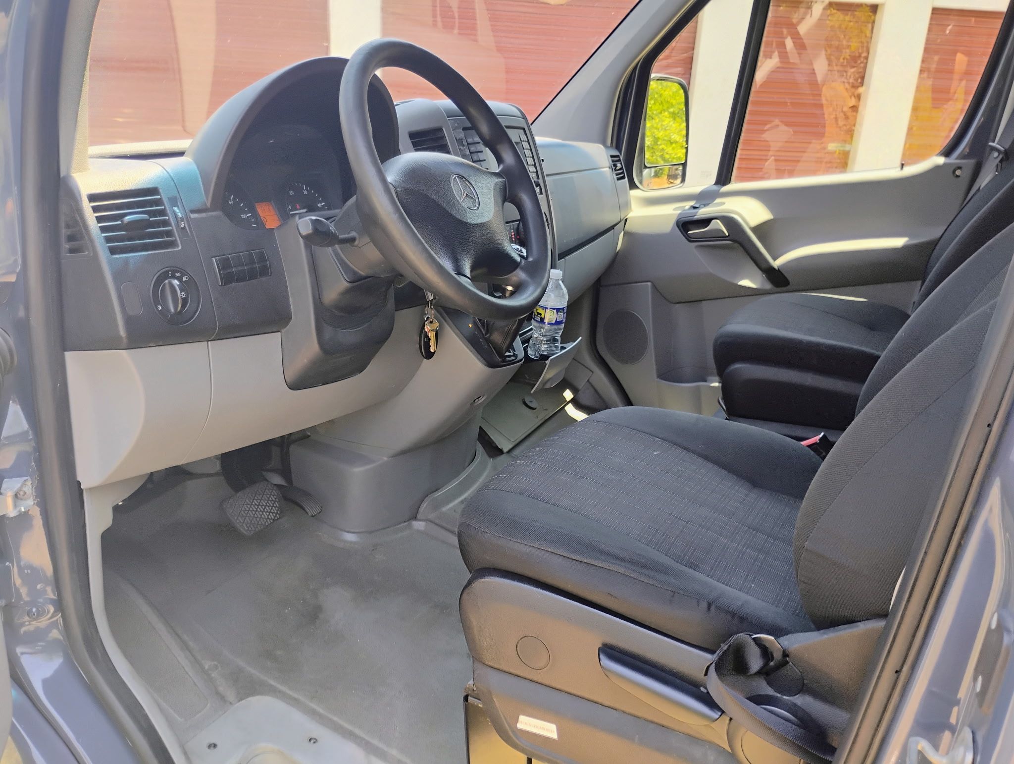 Used 2018 Mercedes-Benz Sprinter 2500 image 6