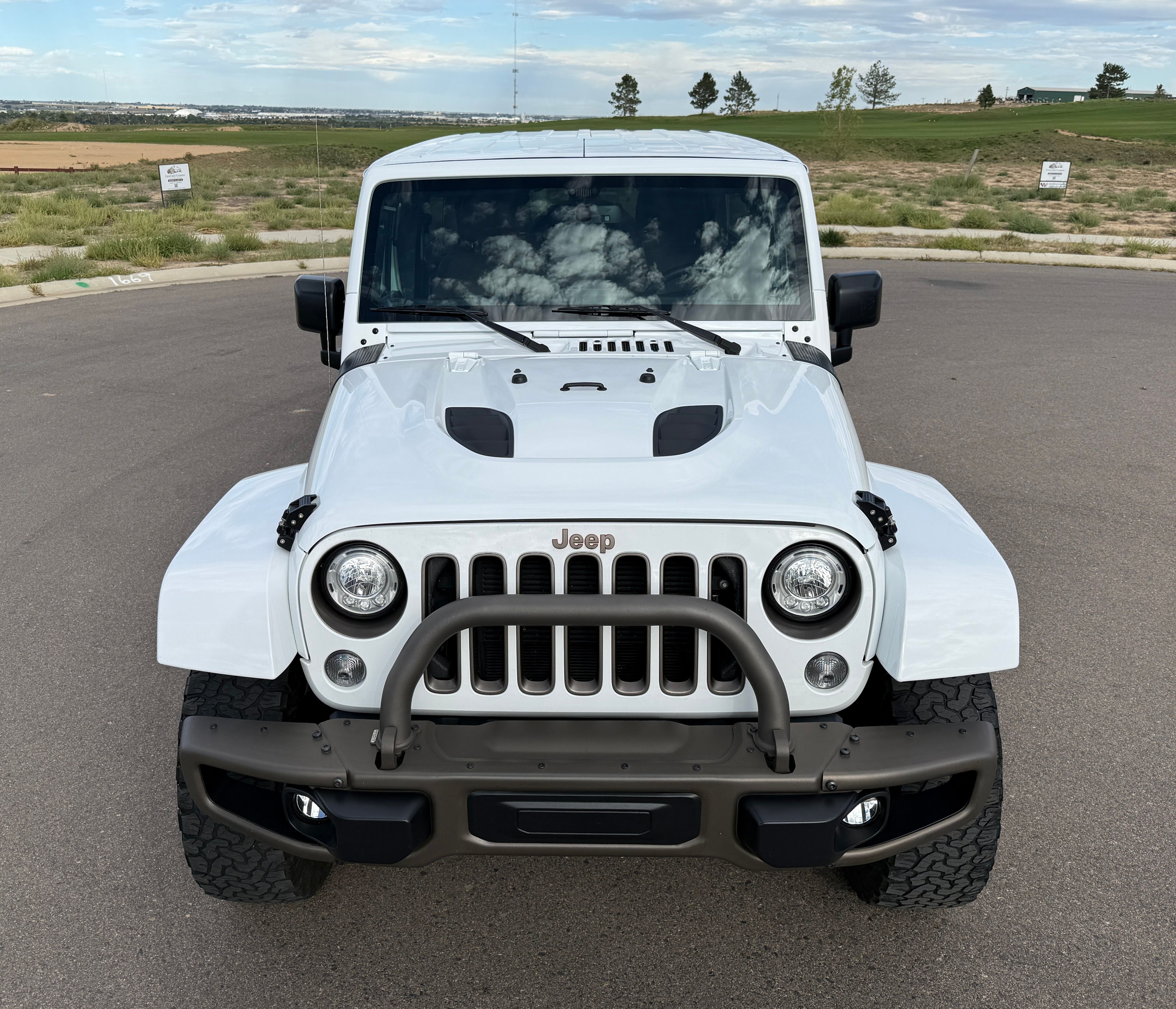 Used 2017 Jeep Wrangler Unlimited Sahara AWD/4WD image 11