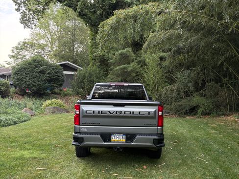Used 2021 Chevrolet Silverado 1500 Custom w/ LPO, Dark Essentials Package AWD/4WD image 5