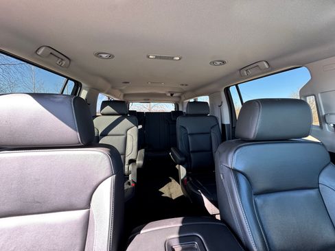 Used 2018 Chevrolet Suburban LT image 12