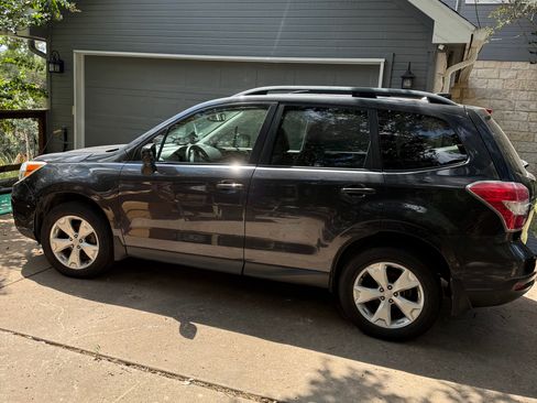 Used 2016 Subaru Forester 2.5i Premium AWD/4WD image 4
