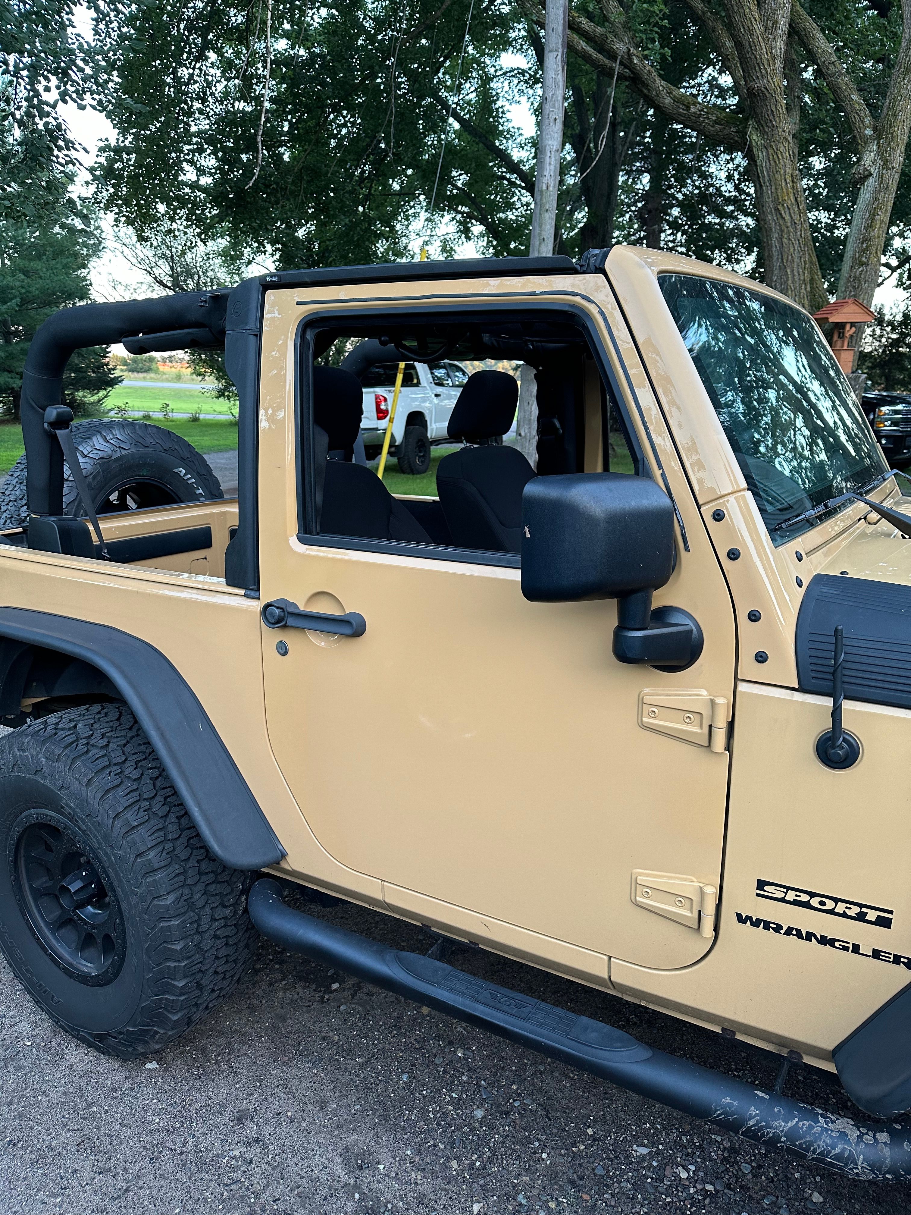 Used 2014 Jeep Wrangler Sport w/ Connectivity Group AWD/4WD image 9