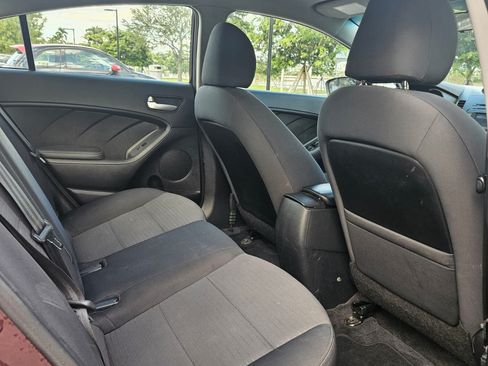 Used 2017 Kia Forte LX w/ LX Popular Package FWD image 8