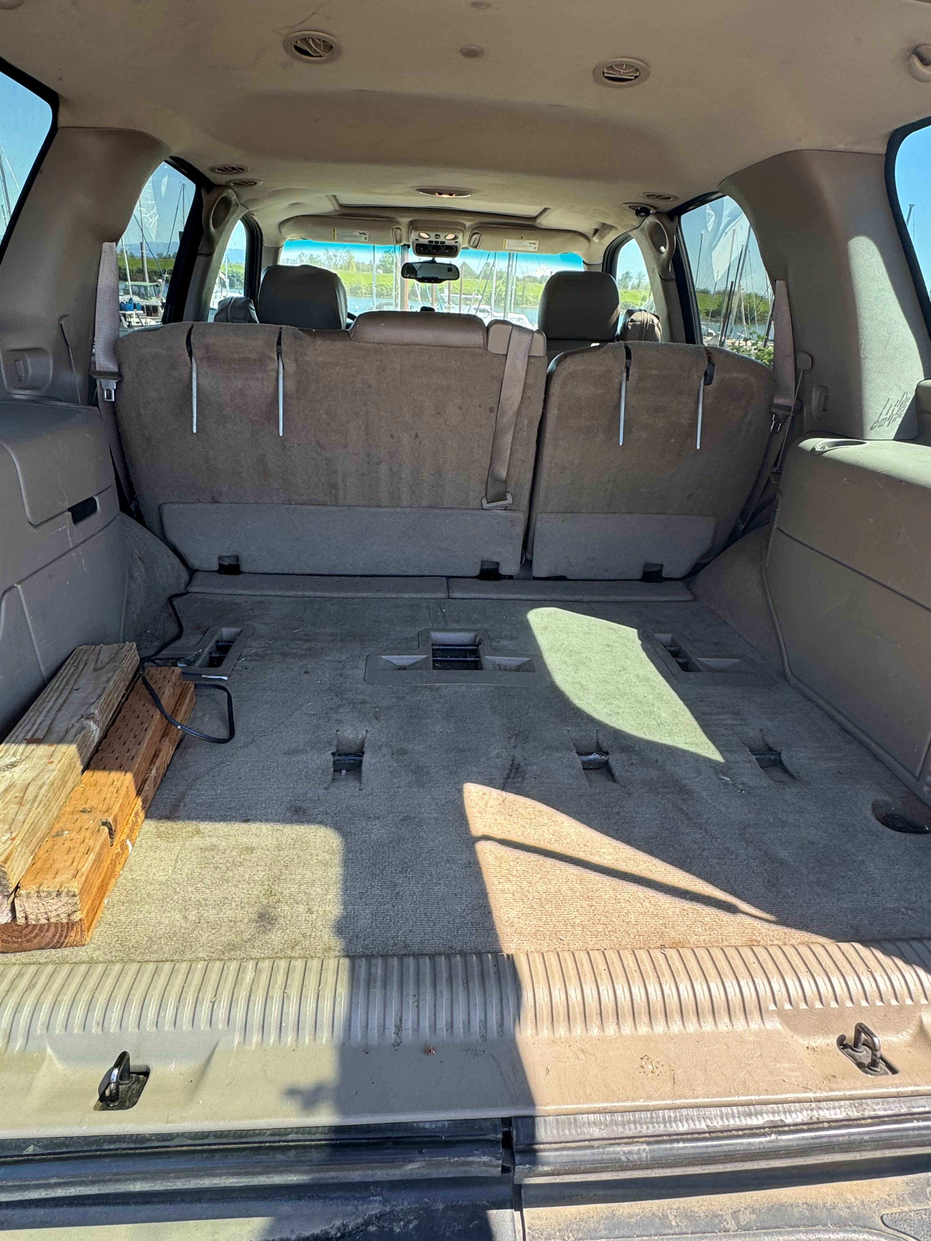 Used 2004 Chevrolet Tahoe LS w/ Preferred Equipment Group RWD image 12