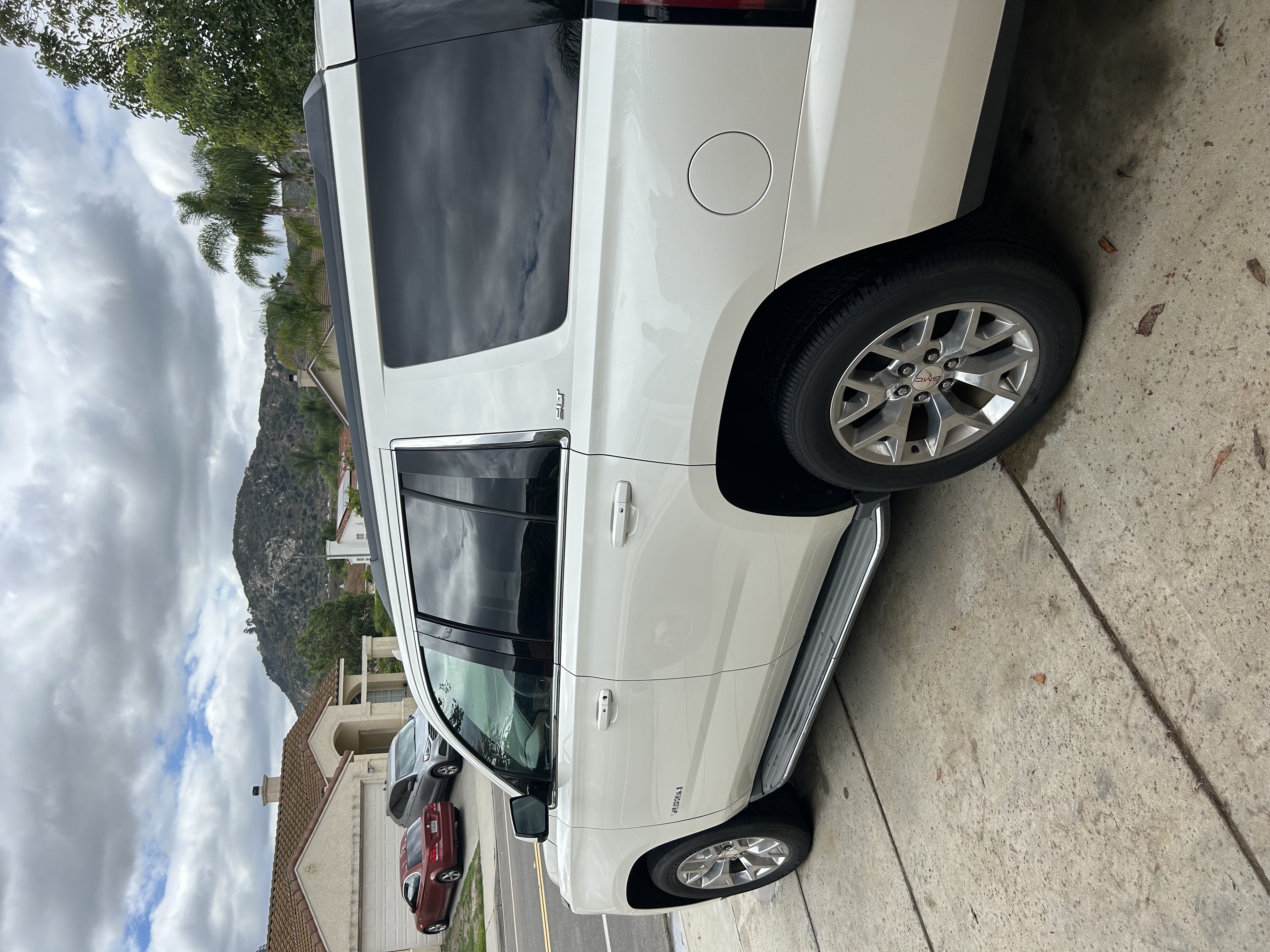 Used 2015 GMC Yukon SLT w/ Open Road Package RWD image 5