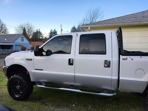 Used 2003 Ford F350 Lariat image 2