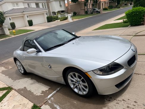 Used 2008 BMW Z4 3.0i RWD image 5