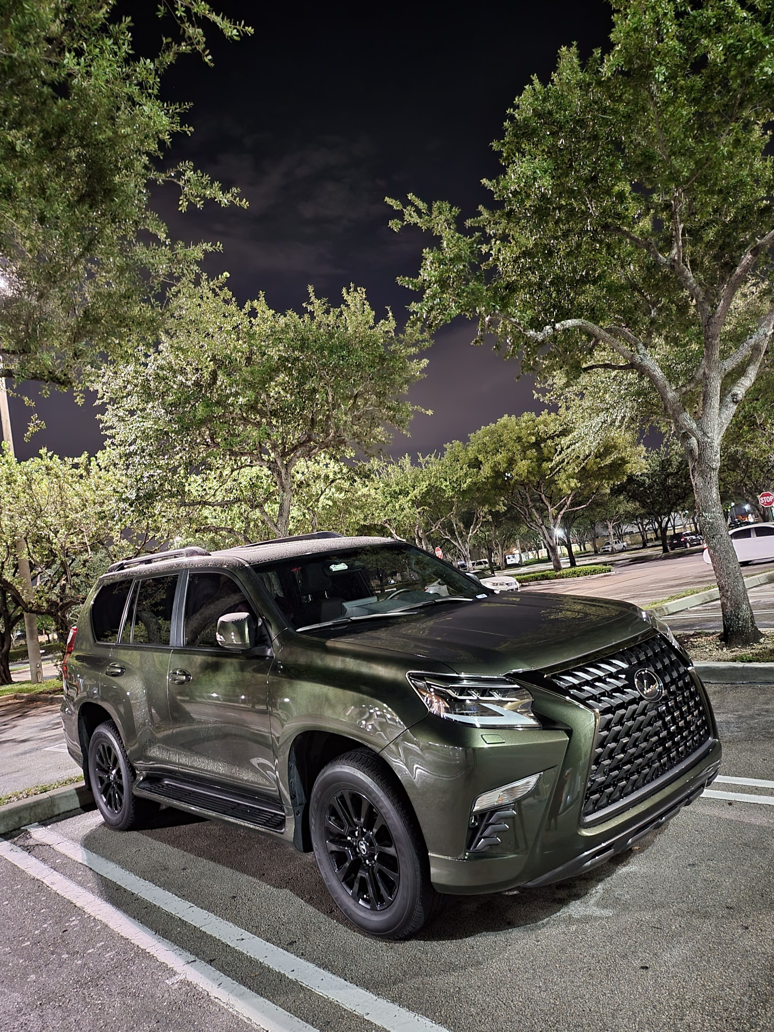 Used 2022 Lexus GX 460 w/ Black Line Special Edition AWD/4WD image 17