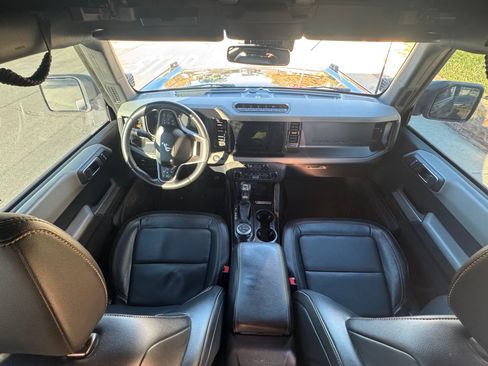 Used 2022 Ford Bronco Badlands image 8