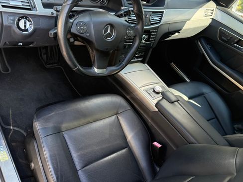 Used 2010 Mercedes-Benz E 350 4MATIC Sedan image 11