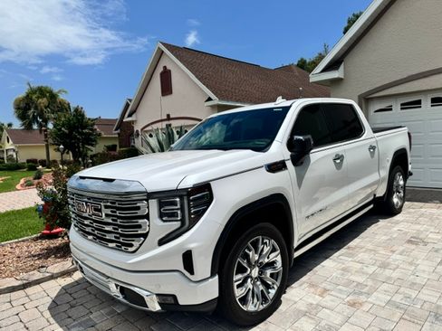 Used 2025 GMC Sierra 1500 Denali w/ Denali Reserve Package AWD/4WD image 1