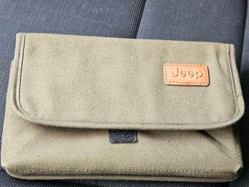 Used 2013 Jeep Grand Cherokee Laredo w/ Laredo E Group image 13