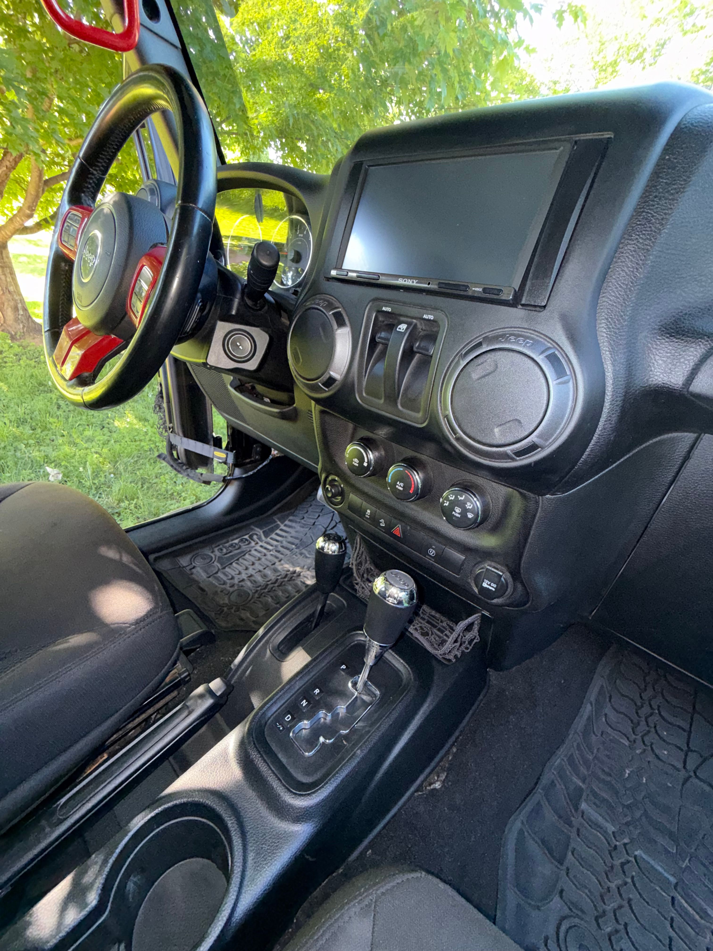 Used 2017 Jeep Wrangler Sport AWD/4WD image 6