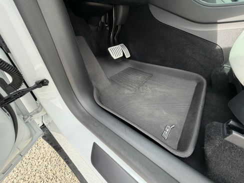 Used 2023 Tesla Model Y Performance image 30