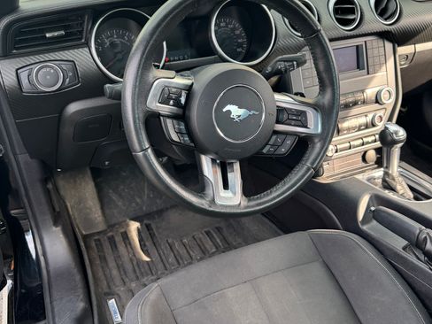 Used 2019 Ford Mustang Coupe image 9