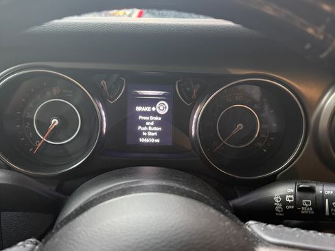 Used 2019 Jeep Wrangler Sport AWD/4WD image 6