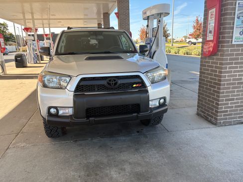 Used 2011 Toyota 4Runner Trail image 2