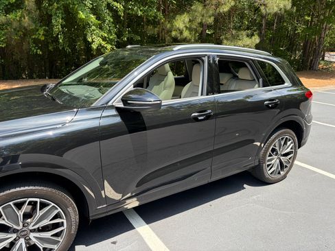 Used 2025 Audi Q5 Premium Plus w/ Premium Plus AWD/4WD image 18