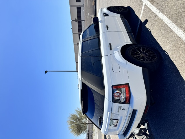 Used 2011 Land Rover Range Rover Sport HSE AWD/4WD image 3