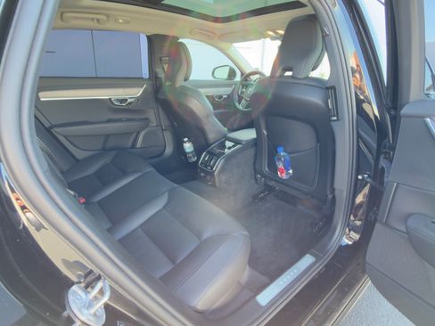 Used 2023 Volvo S90 B6 Plus image 10