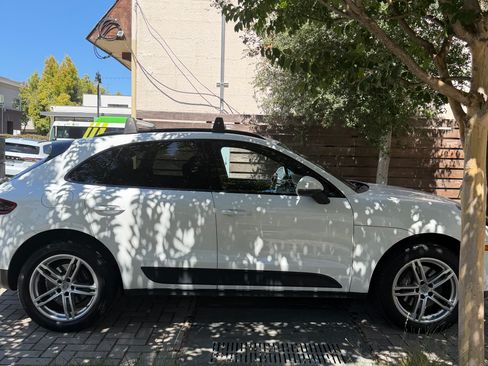 Used 2017 Porsche Macan AWD/4WD image 8